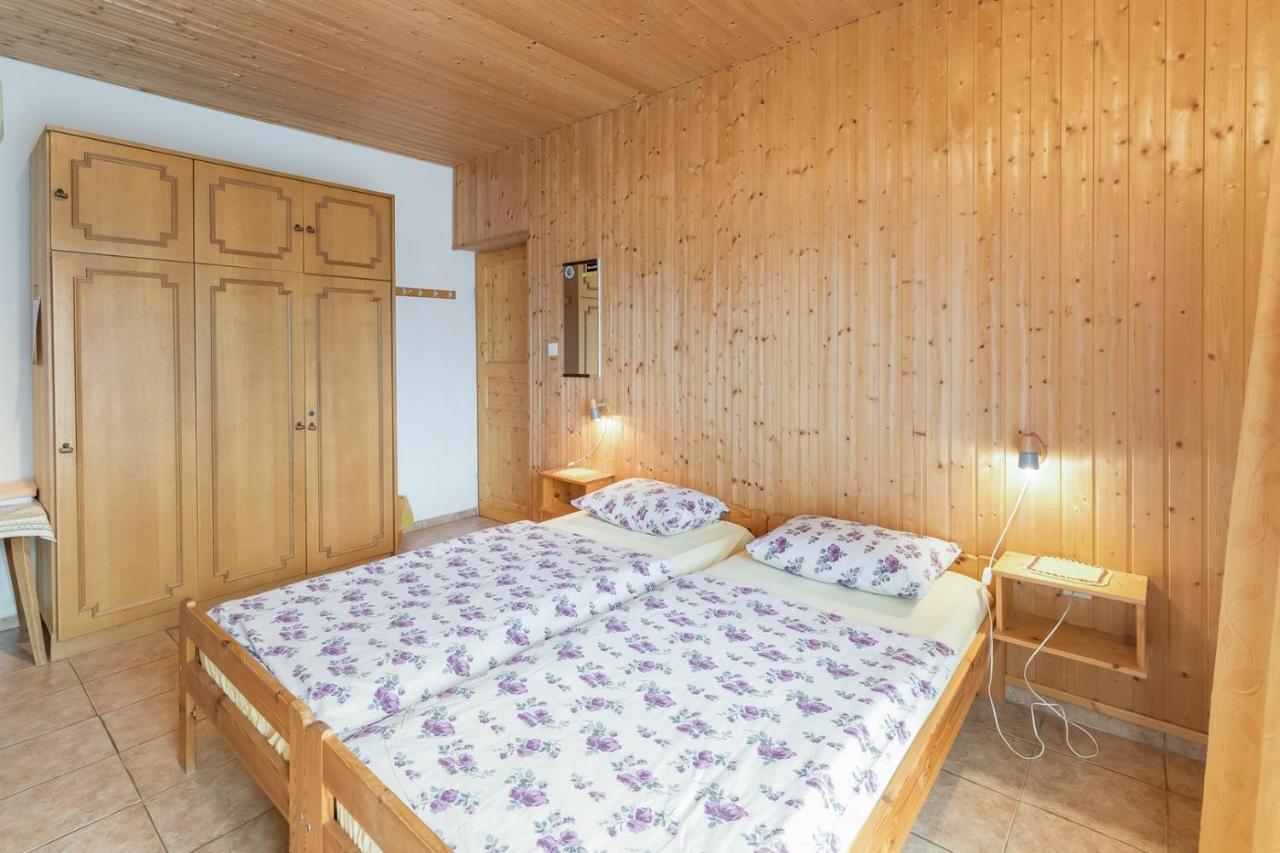 Ines & Hans Tar-Vabriga ภายนอก รูปภาพ